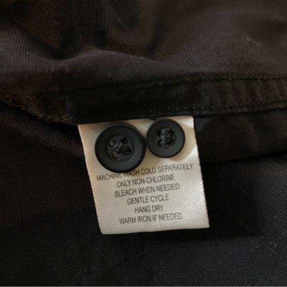 Untuckit Black Button Up Dress Shirt with French Cuffs Size X-Large - Picture 9 of 12